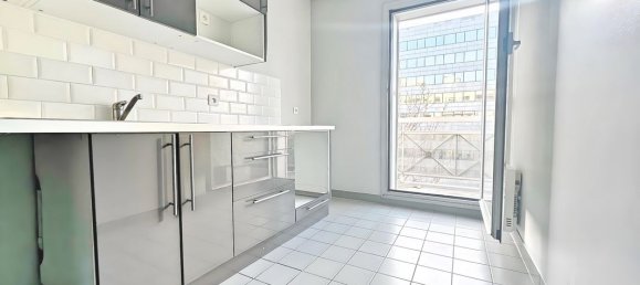 1 bedroom Apartment in Charenton-le-Pont, France No. 170827 5