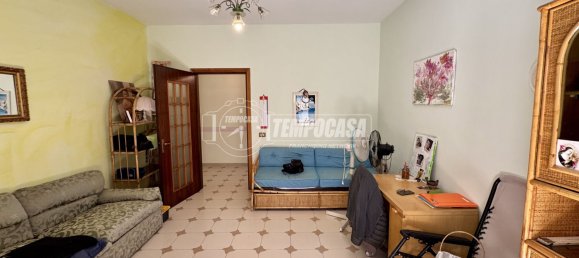 4 rooms Apartment in Caserta, Italy No. 286560 6