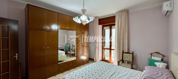 4 rooms Apartment in Caserta, Italy No. 286560 10