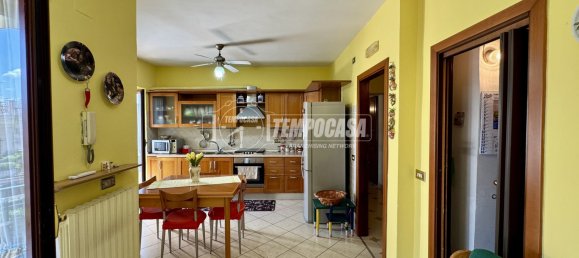 4 rooms Apartment in Caserta, Italy No. 286560 4