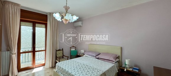 4 rooms Apartment in Caserta, Italy No. 286560 9
