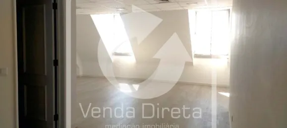 44m² Office in Lisbon, Portugal No. 94101 3