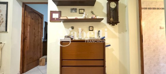 4 غرف نوم شقة في Florence, Italy رقم 347534 25