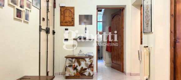 4 غرف نوم شقة في Florence, Italy رقم 347534 26