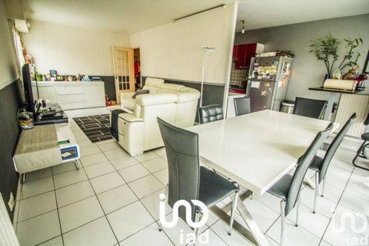 4 bedrooms Condo in Sartrouville, France No. 35628