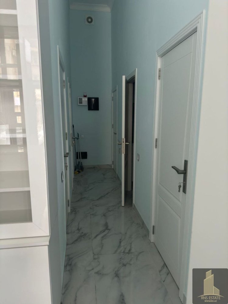 80m² Commercial property in Baku, Azerbaijan No. 1104