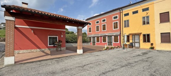 10 bedrooms House in Brogliano, Italy No. 342027 4