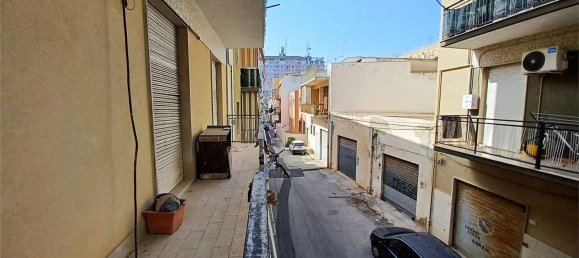 4 rooms Apartment in Syracuse, Italy No. 250103 3