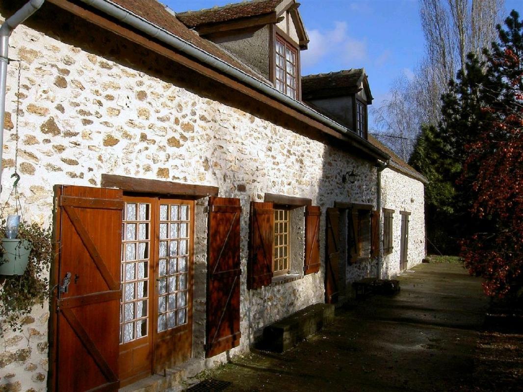 5 bedrooms House in Sezanne, France No. 59087