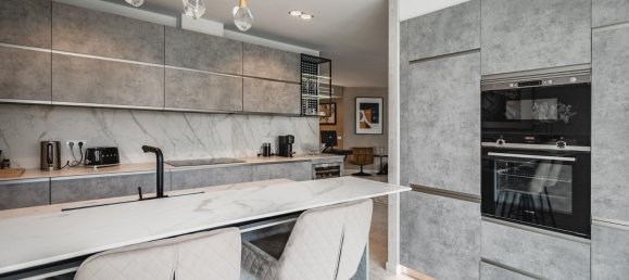 Apartamento de 3 dormitorios en Marbella, Spain No. 70993 7