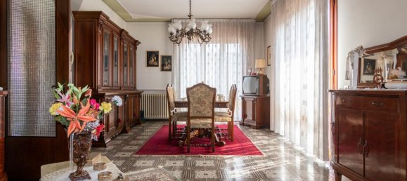 Villa de 5 divisões em Ponte San Nicolò, Italy N.º 37716 8