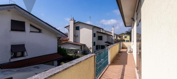 Villa de 5 divisões em Ponte San Nicolò, Italy N.º 37716 14