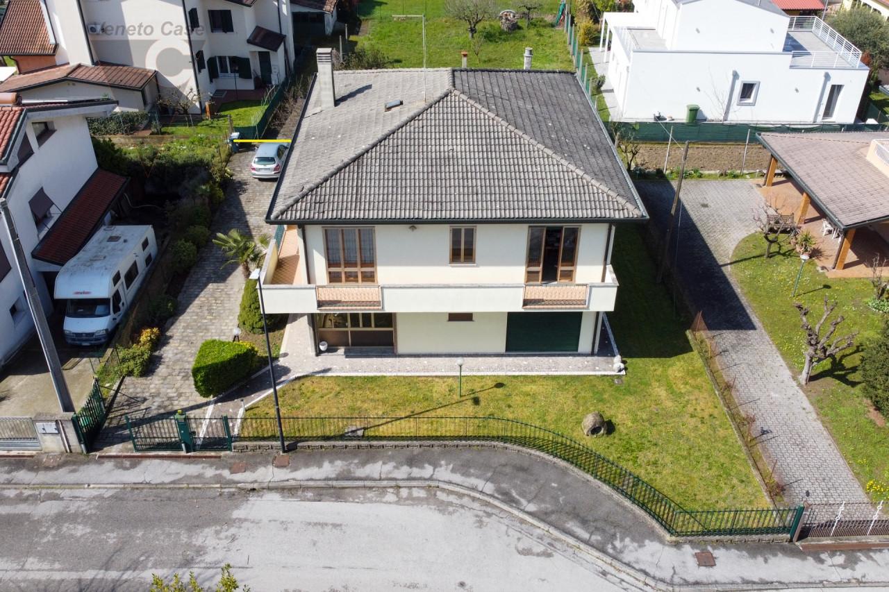 5-Zimmer Villa in Ponte San Nicolò, Italy, Nr. 37716