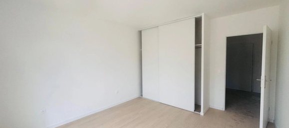 3 bedrooms Apartment in Senlis, France No. 55322 8