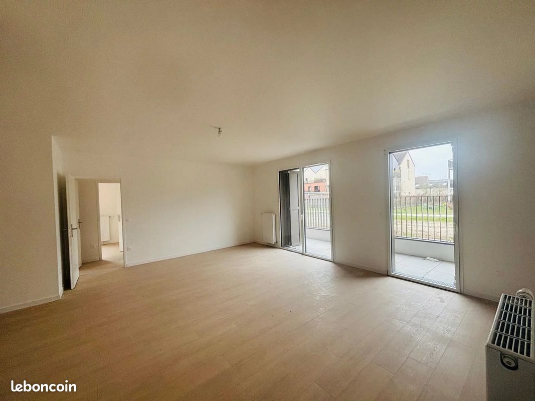 3 bedrooms Apartment in Senlis, France No. 55322