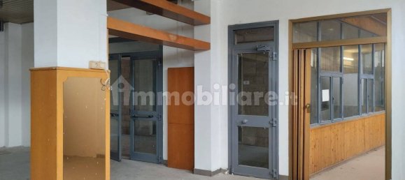4 rooms Commercial property in Signa, Italy No. 151340 3