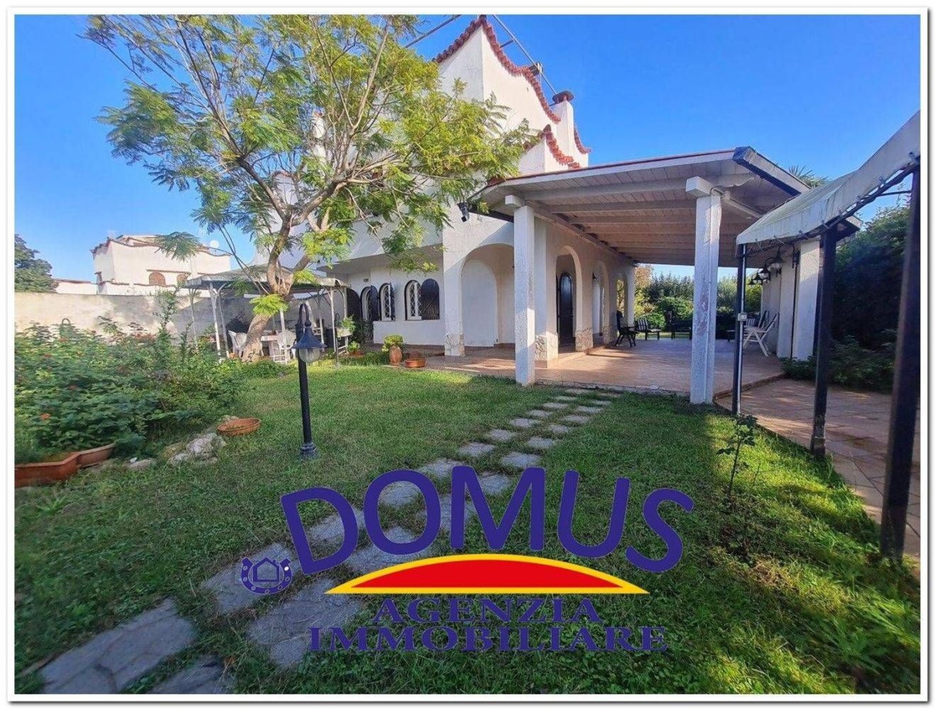 Villa de 5 dormitorios en Terracina, Italy No. 377309