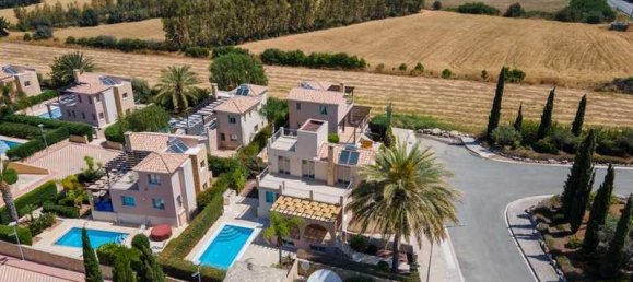 3 bedrooms Commercial property in Polis, Cyprus No. 6951 4