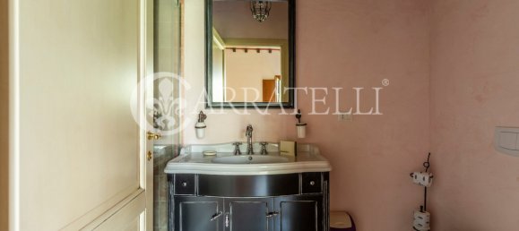 6 bedrooms House in Palaia, Italy No. 53707 9