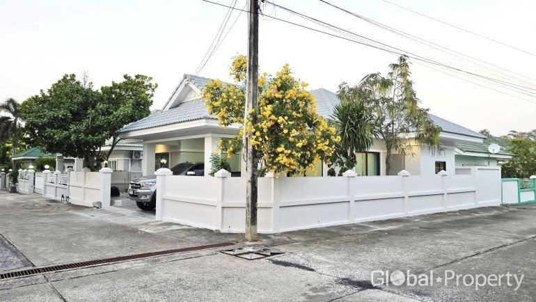 3 chambres house à vendre à Pattaya, Chonburi, Eastern Thailand, Thailand № 144586