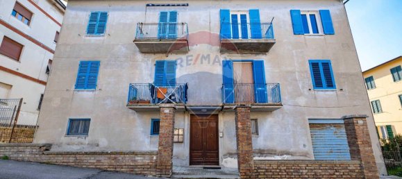 3 rooms Apartment in Cupramontana, Italy No. 5678 8