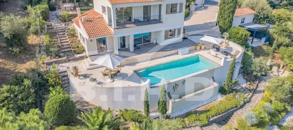 Villa de 3 dormitorios en Sainte-Maxime, France No. 363717 3