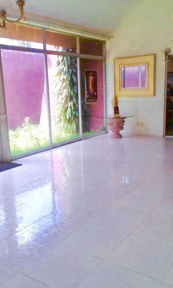 5 bedrooms House in Mexico No. 210057