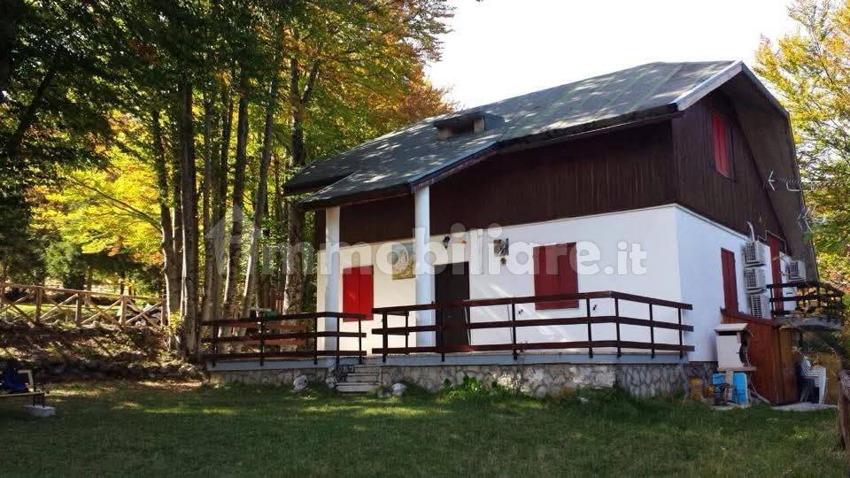 Villa de 4 dormitorios en Pietracamela, Italy No. 301411