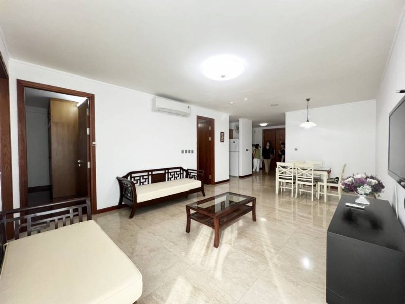 Apartamento de 3 dormitorios en Tay Ho, Vietnam No. 488