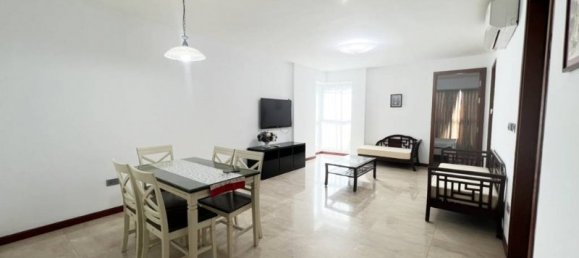 Apartamento de 3 dormitorios en Tay Ho, Vietnam No. 488 2