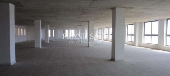Oficina en Balzan, Malta 895 m² No. 11866 3