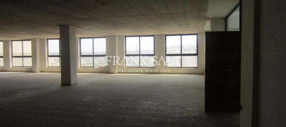 Oficina en Balzan, Malta 895 m² No. 11866 6