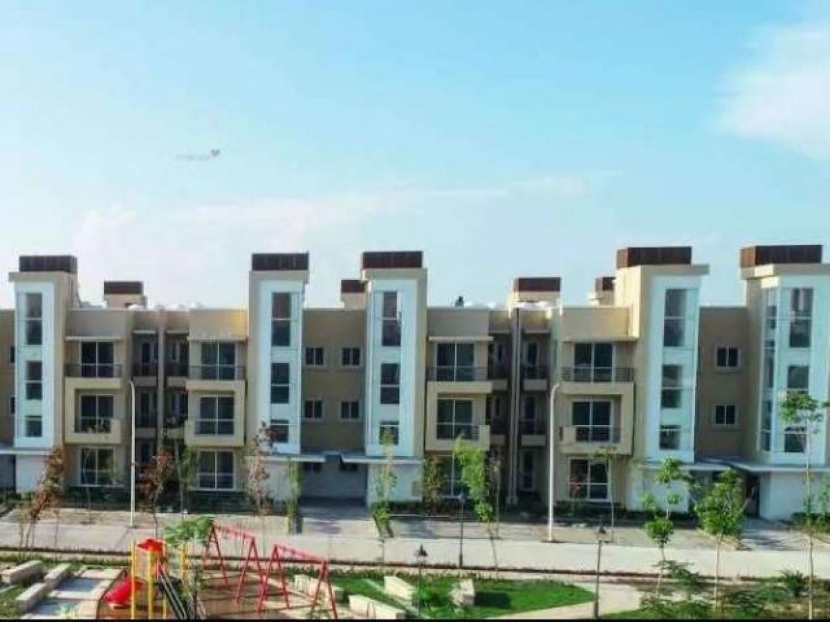 4 bedrooms House in Faridabad, India No. 7045