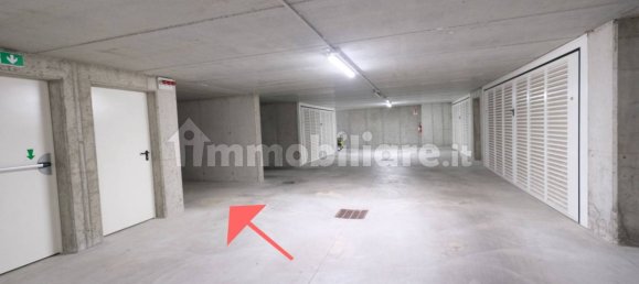 Garaje en Mozzo, Italy 16 m² No. 359354 2