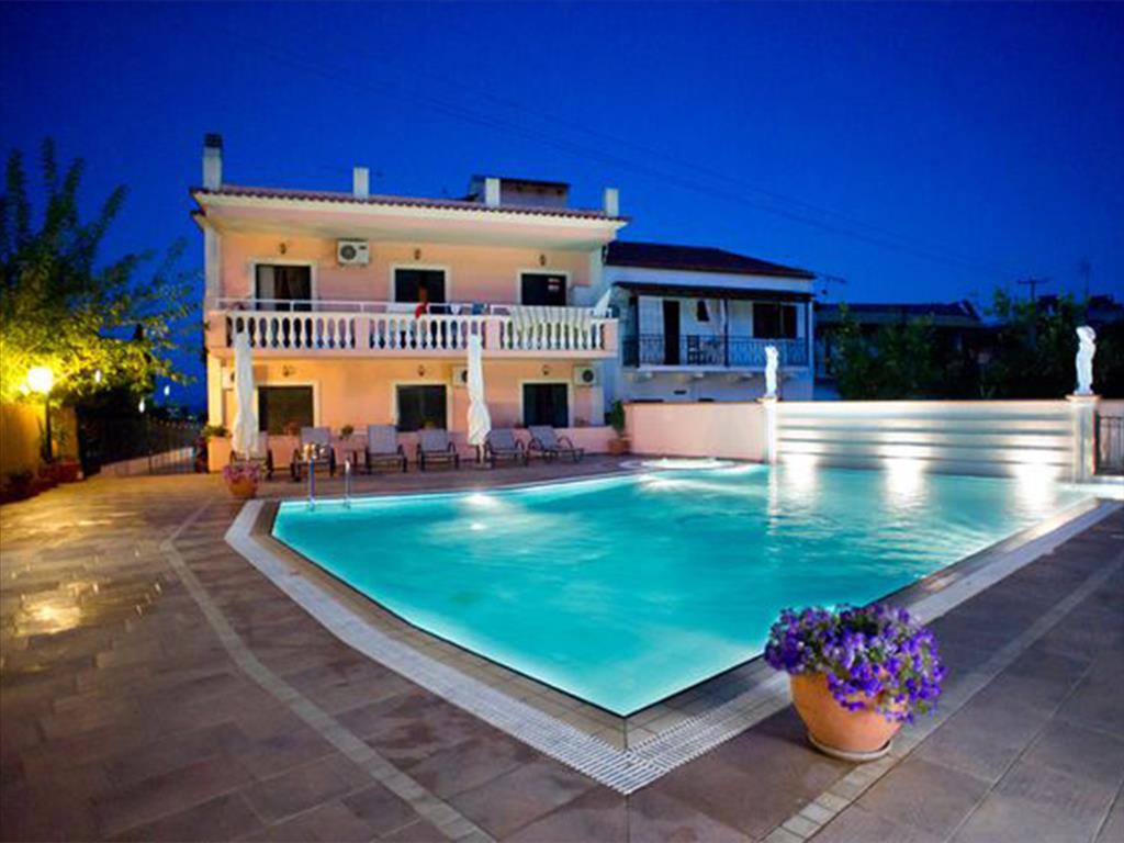 Таунхаус 400м² в Керкира, Греция № 7953