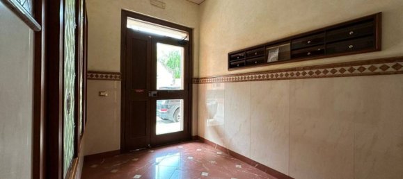 2 rooms Apartment in Foggia, Italy No. 31379 2
