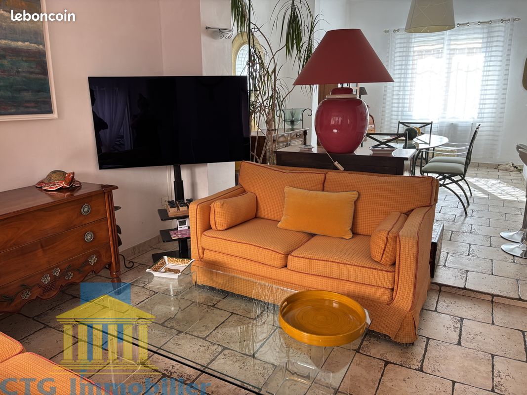 2 bedrooms House in Marseille, France No. 342443