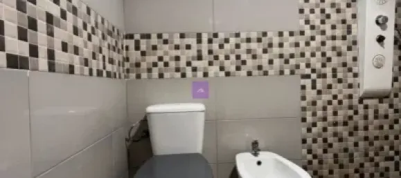 Apartamento de 3 dormitorios en València, Spain No. 134906 4