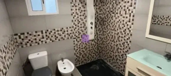 Apartamento de 3 dormitorios en València, Spain No. 134906 5