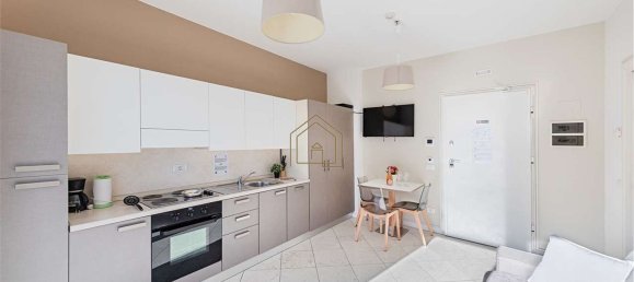 Gebäude in Desenzano del Garda, Italy 1900m², Nr. 7002 4