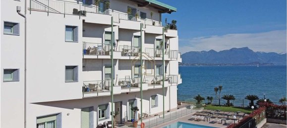 Gebäude in Desenzano del Garda, Italy 1900m², Nr. 7002 22