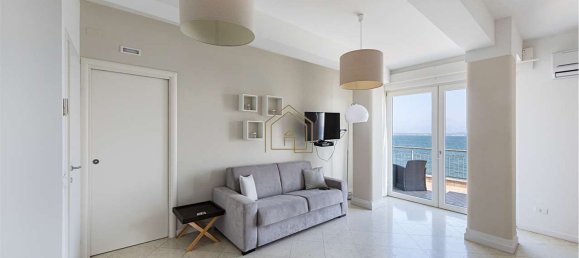 Gebäude in Desenzano del Garda, Italy 1900m², Nr. 7002 2