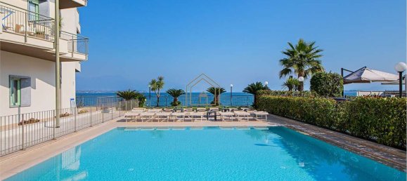 Gebäude in Desenzano del Garda, Italy 1900m², Nr. 7002 6