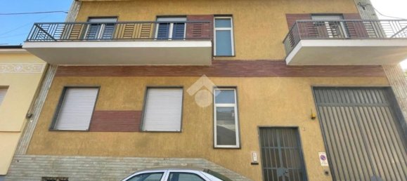 400m² Building in Chivasso, Italy No. 72924 8
