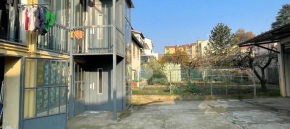 400m² Building in Chivasso, Italy No. 72924 21