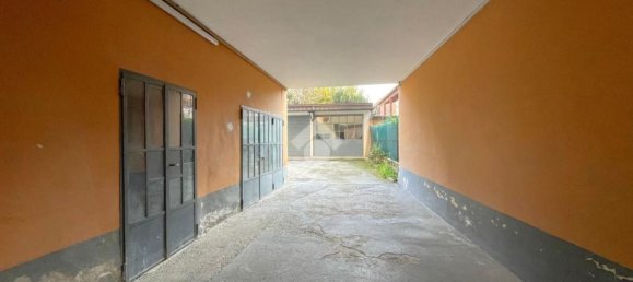 400m² Building in Chivasso, Italy No. 72924 18