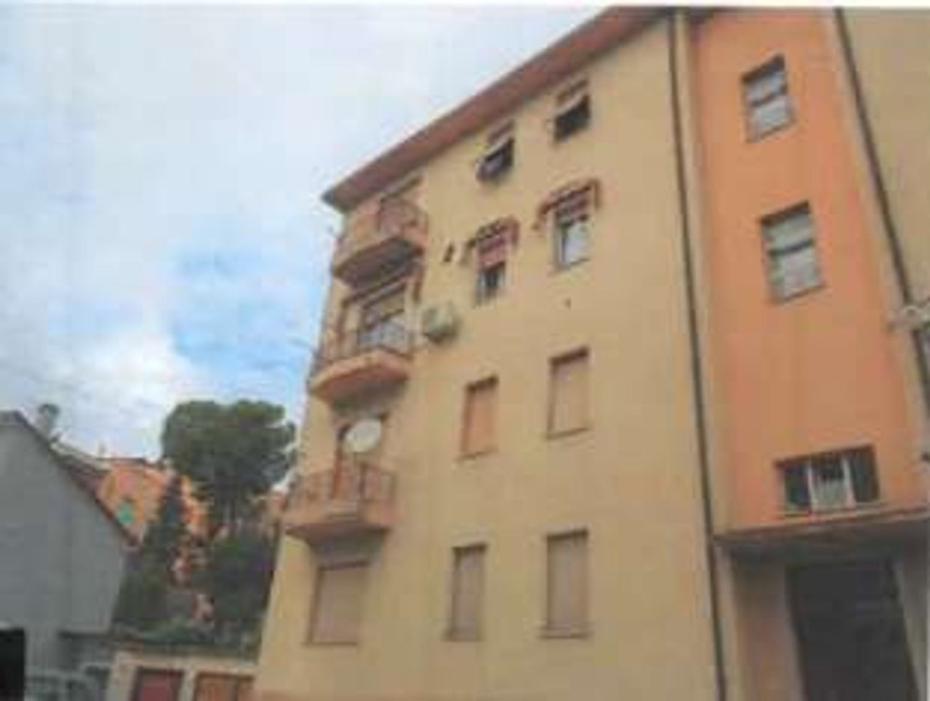 5 rooms Apartment in Osimo, Italy No. 173611