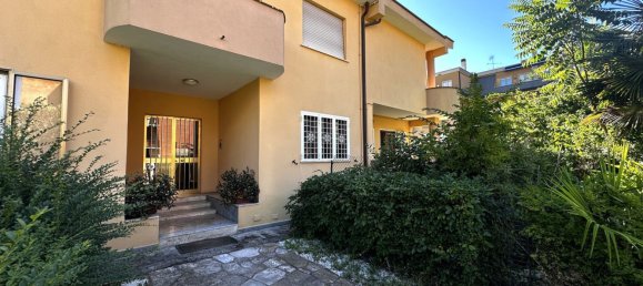 4 rooms Apartment in Viterbo, Italy No. 300909 2