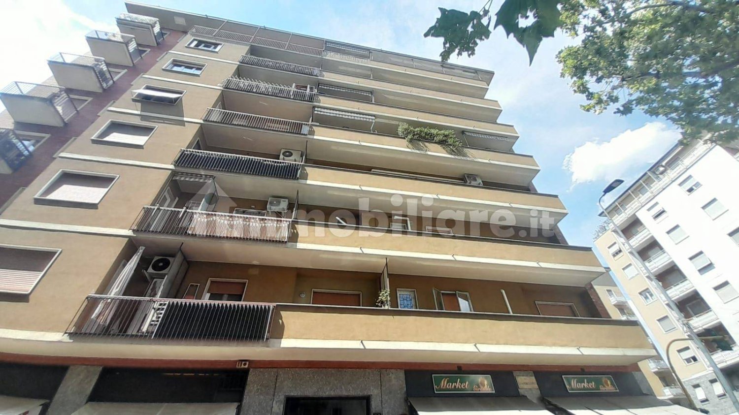 1 bedroom Apartment in Milan, Italy No. 337631