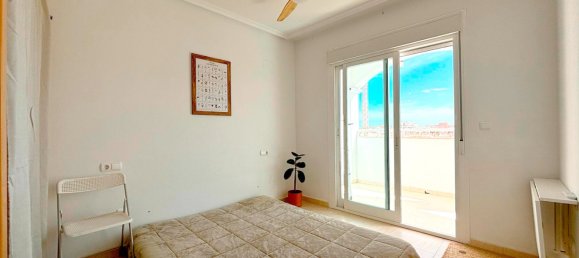 Apartamento de 2 dormitorios en Torrevieja, Spain No. 17724 4